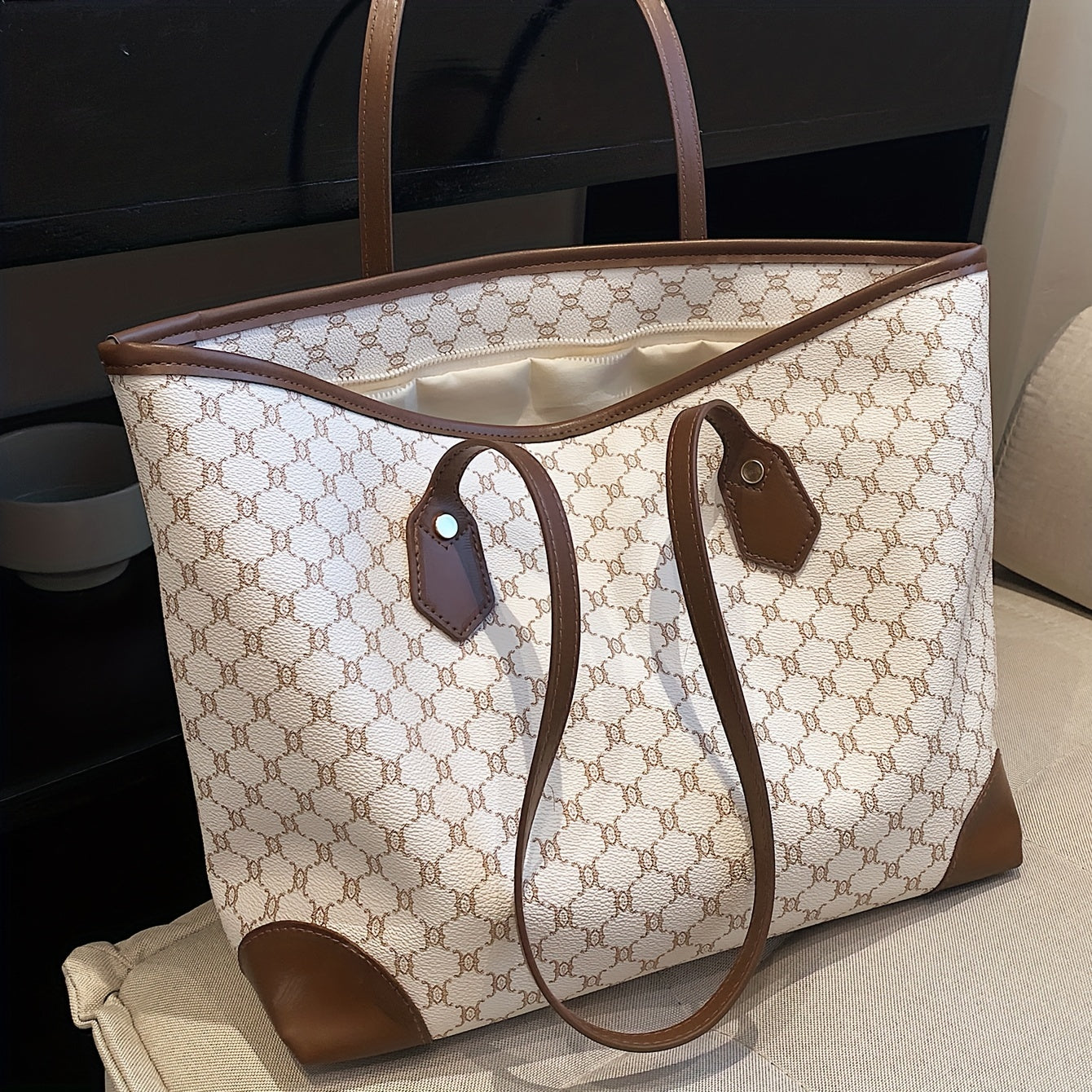 LABOONOO women's spacious geometric pattern tote bag with zipper closure