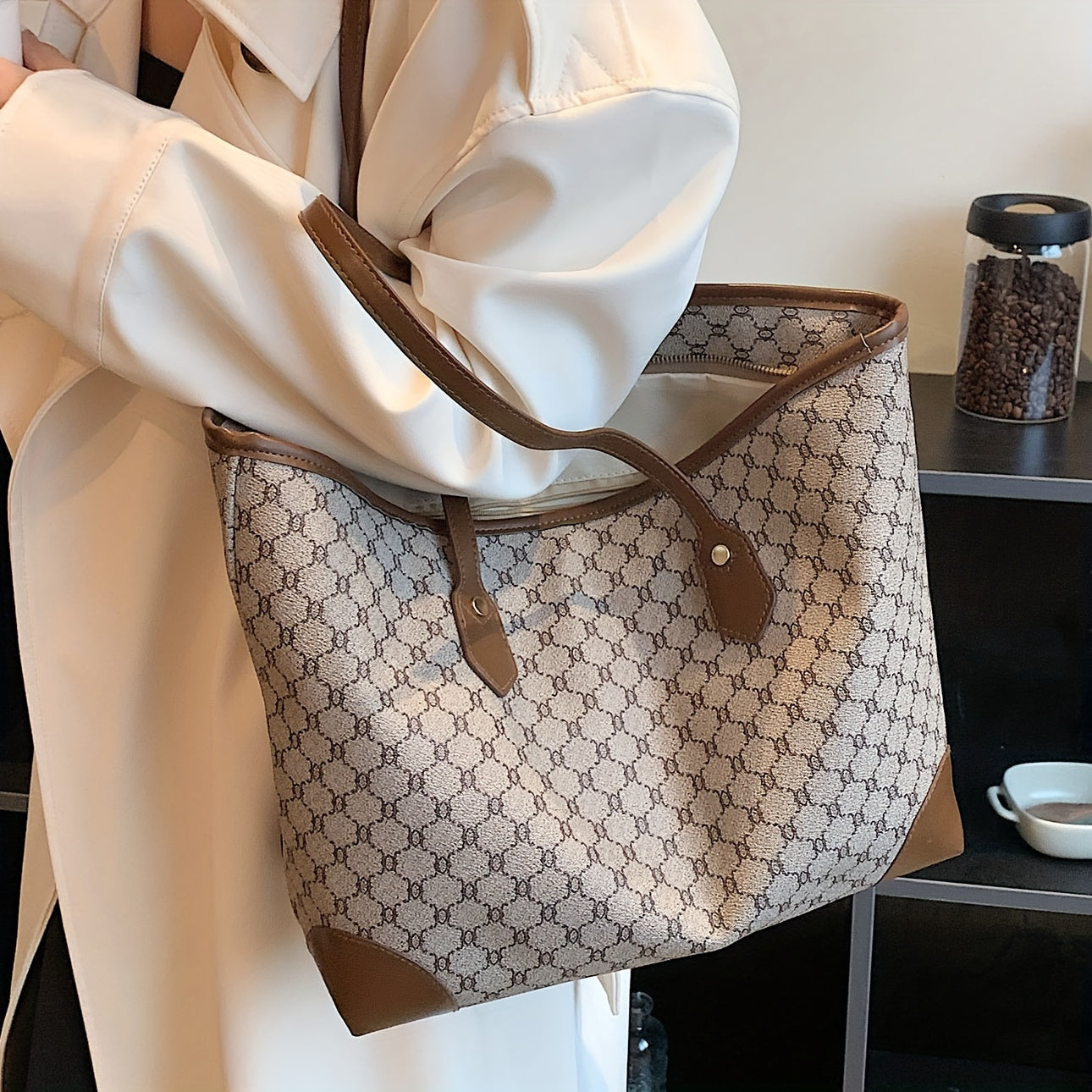 LABOONOO women's spacious geometric pattern tote bag with zipper closure