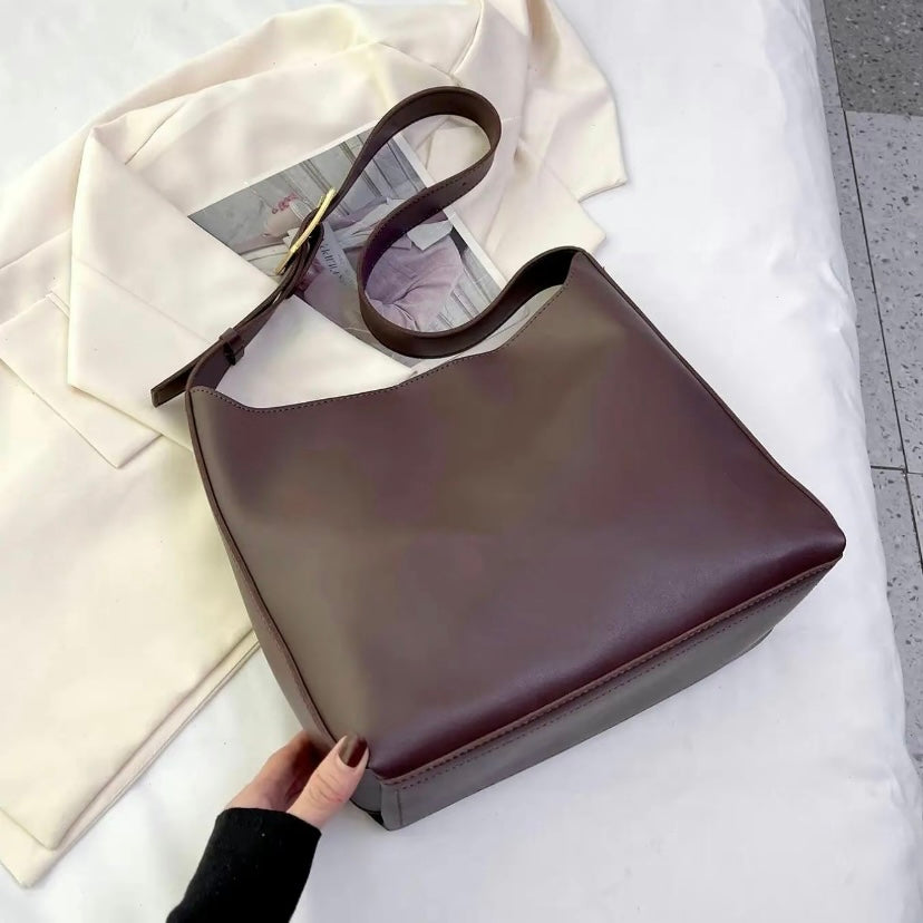 The Julie Crossbody — Effortless Style, Hands-Free Freedom