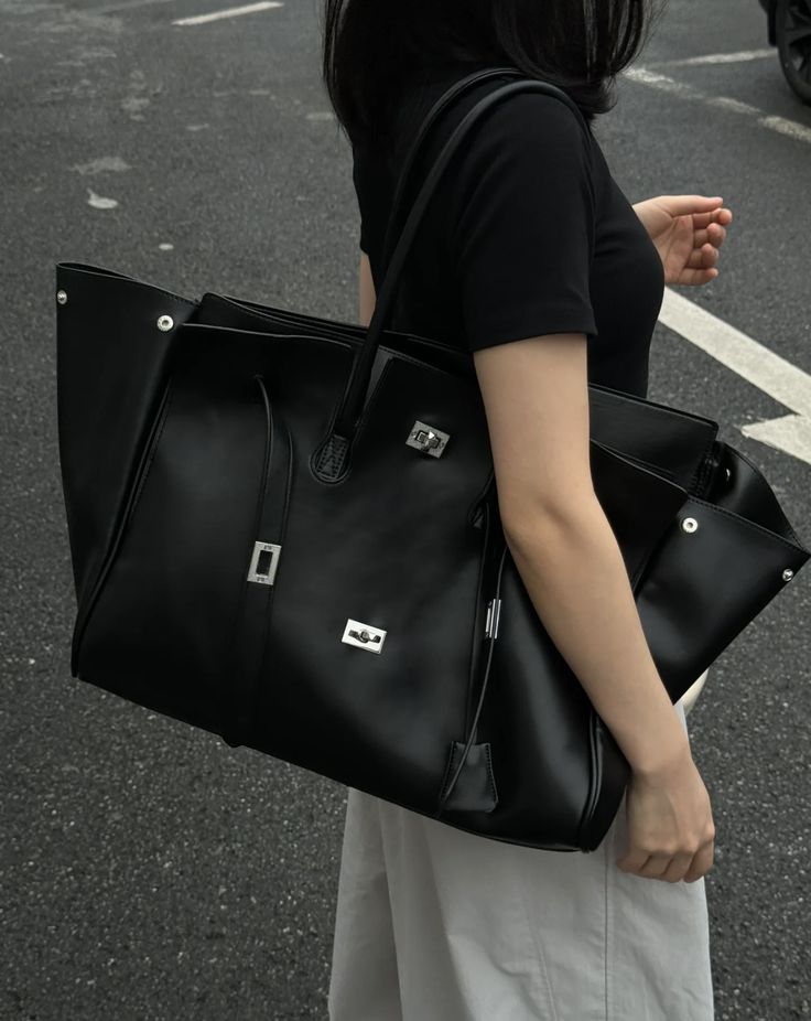 Artemis Cloud Bag