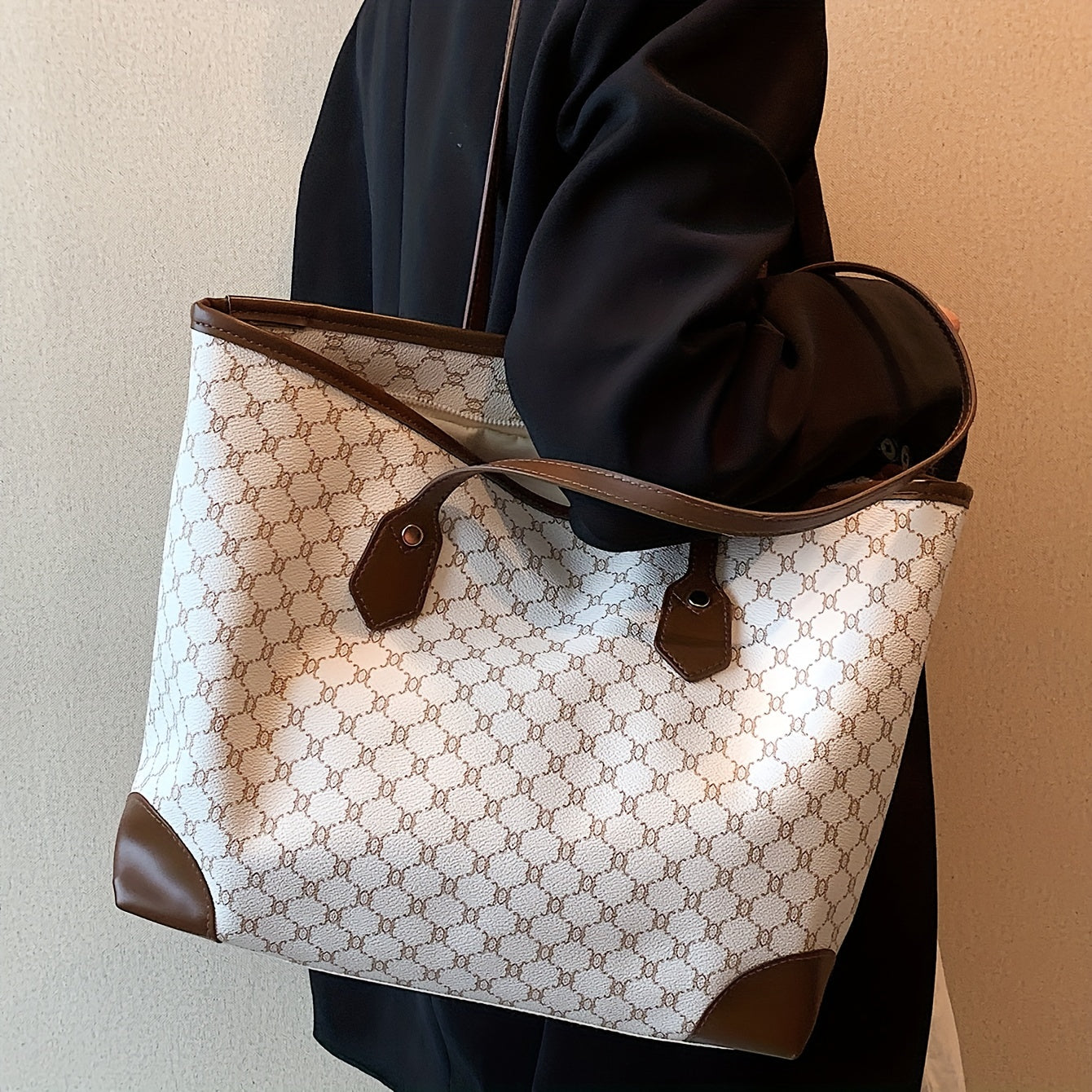 LABOONOO women's spacious geometric pattern tote bag with zipper closure