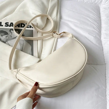 Hannah Banana Bag — Curved Elegance, Everyday Utility