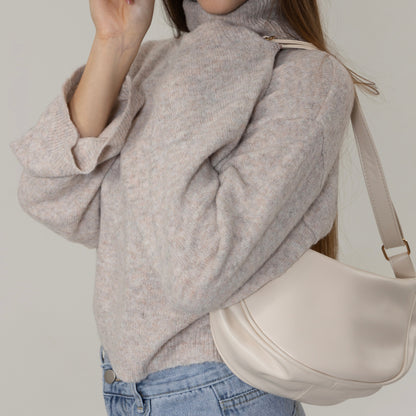 Hannah Banana Bag — Curved Elegance, Everyday Utility