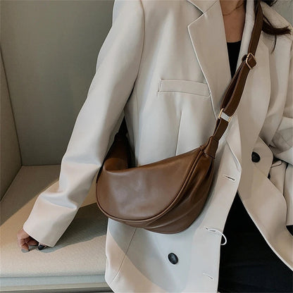 Hannah Banana Bag — Curved Elegance, Everyday Utility