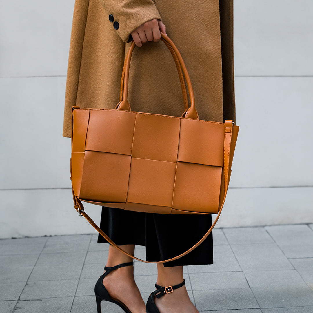 Elevate Your Style with the Stylish Sarah Tote Bag