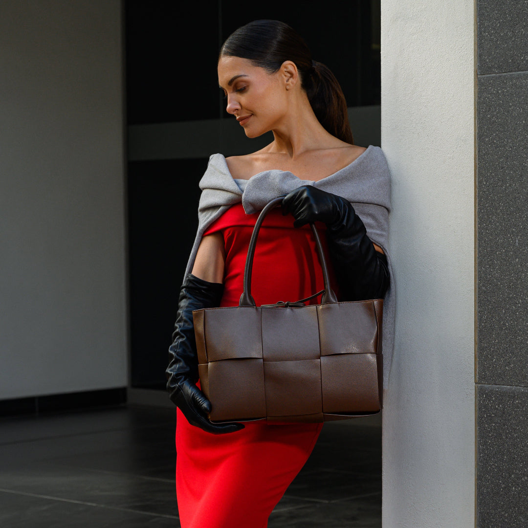 Elevate Your Style with the Stylish Sarah Tote Bag