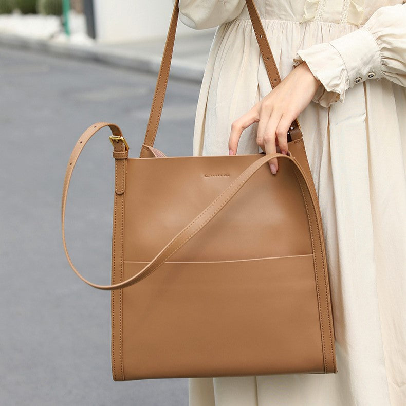 Chic Sindy Leather Tote Bag for Organized Essentials
