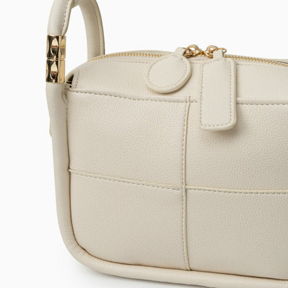 Chic Jasmine Shoulder Bag for Carrying Everyday Essentials