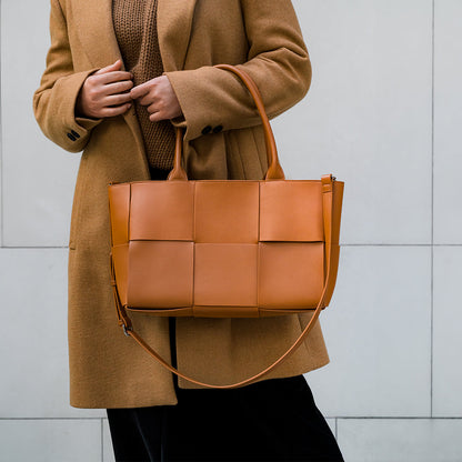 Elevate Your Style with the Stylish Sarah Tote Bag