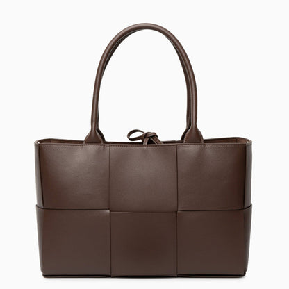 Elevate Your Style with the Stylish Sarah Tote Bag