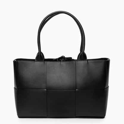 Elevate Your Style with the Stylish Sarah Tote Bag