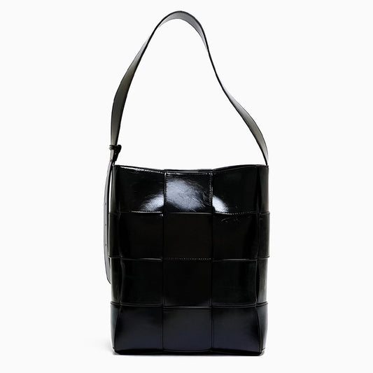 Chic Luna shoulder bag: Your stylish everyday accessory